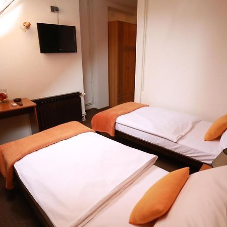 Rustika Sobe Bed & Breakfast Osijek Exterior foto