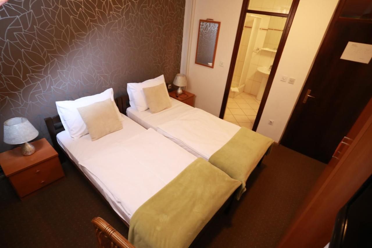 Rustika Sobe Bed & Breakfast Osijek Exterior foto