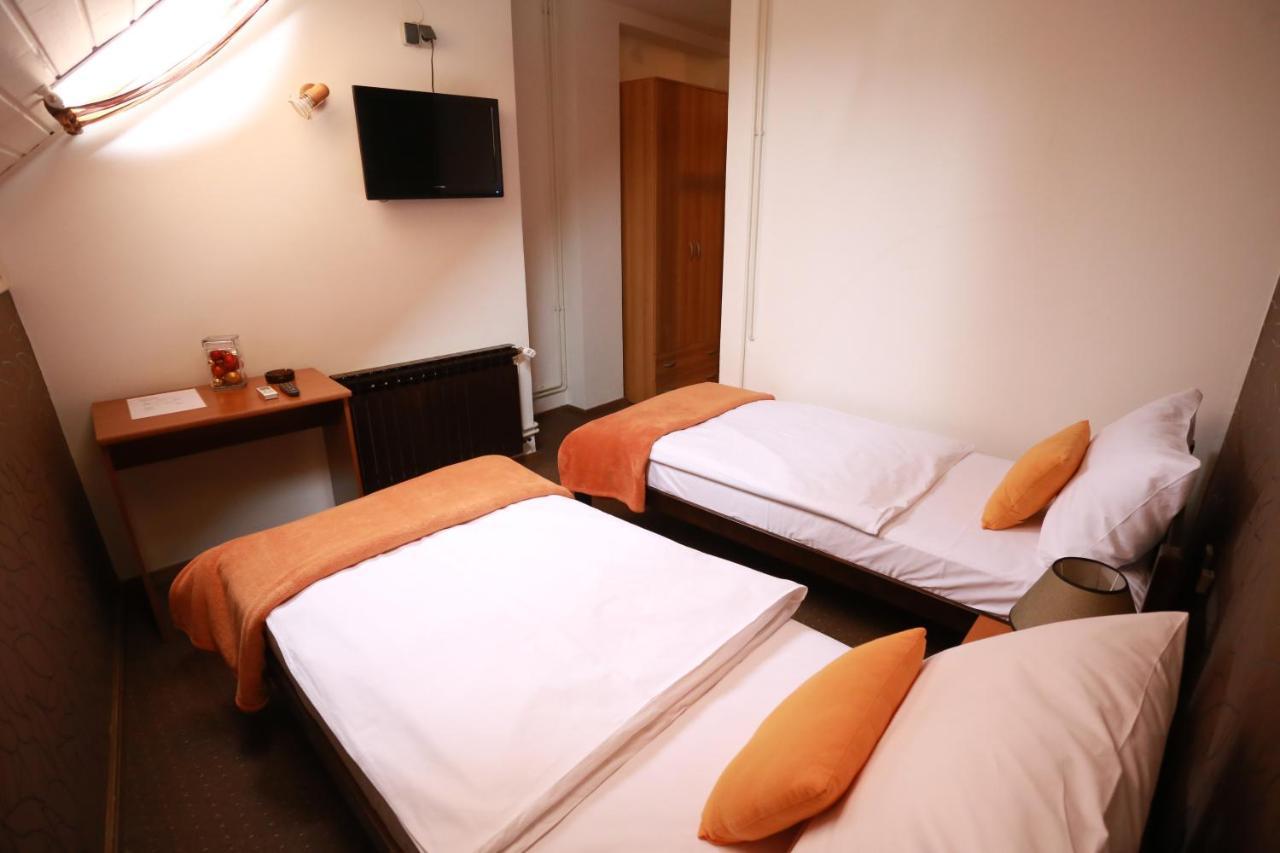 Rustika Sobe Bed & Breakfast Osijek Exterior foto