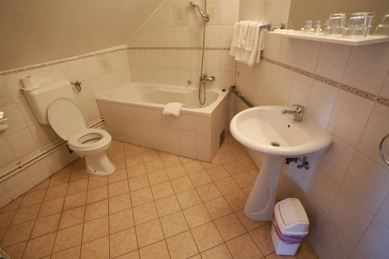 Rustika Sobe Bed & Breakfast Osijek Exterior foto