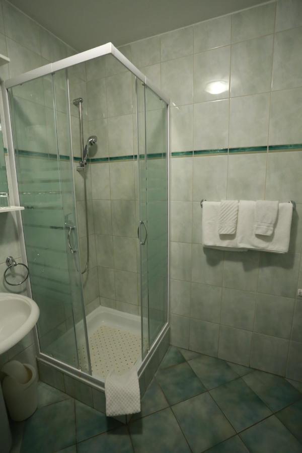 Rustika Sobe Bed & Breakfast Osijek Exterior foto