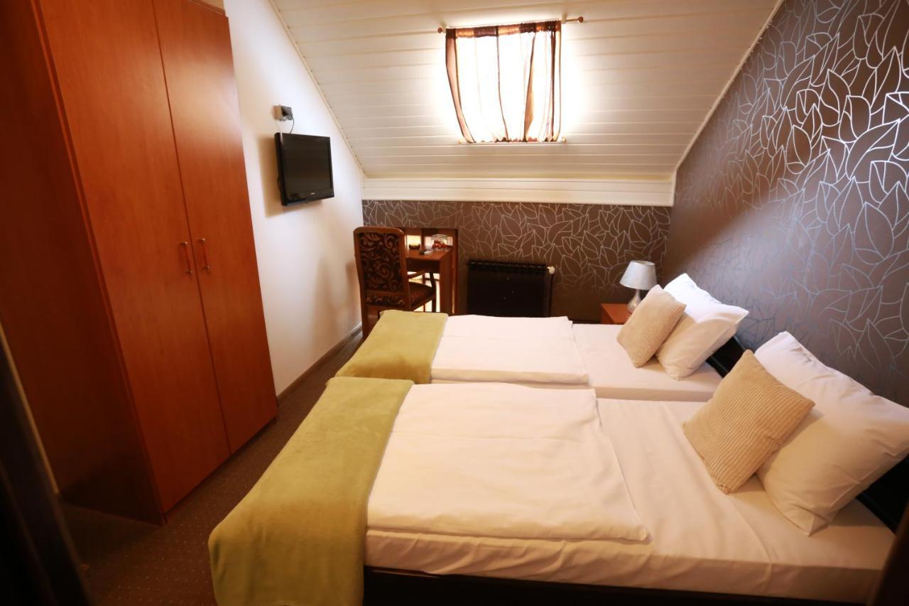 Rustika Sobe Bed & Breakfast Osijek Exterior foto