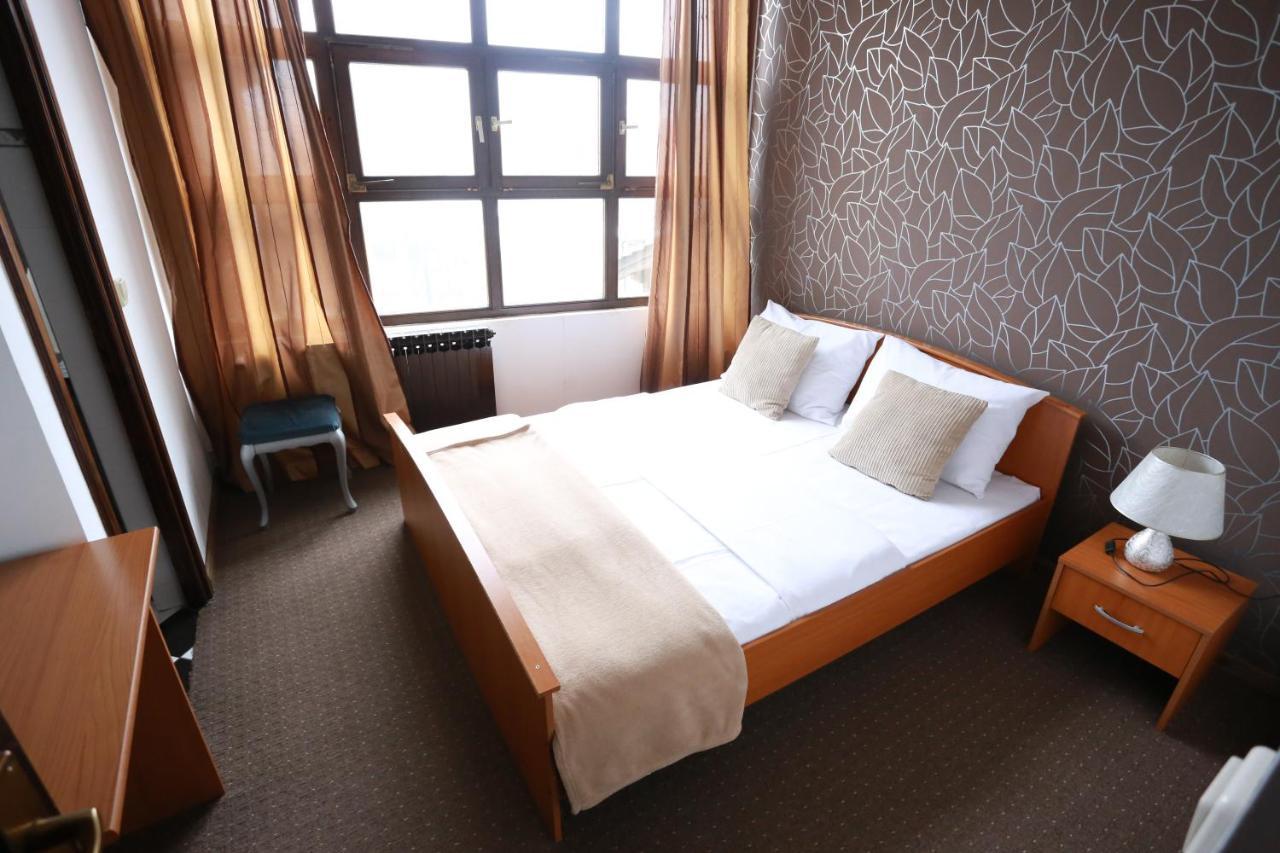 Rustika Sobe Bed & Breakfast Osijek Exterior foto